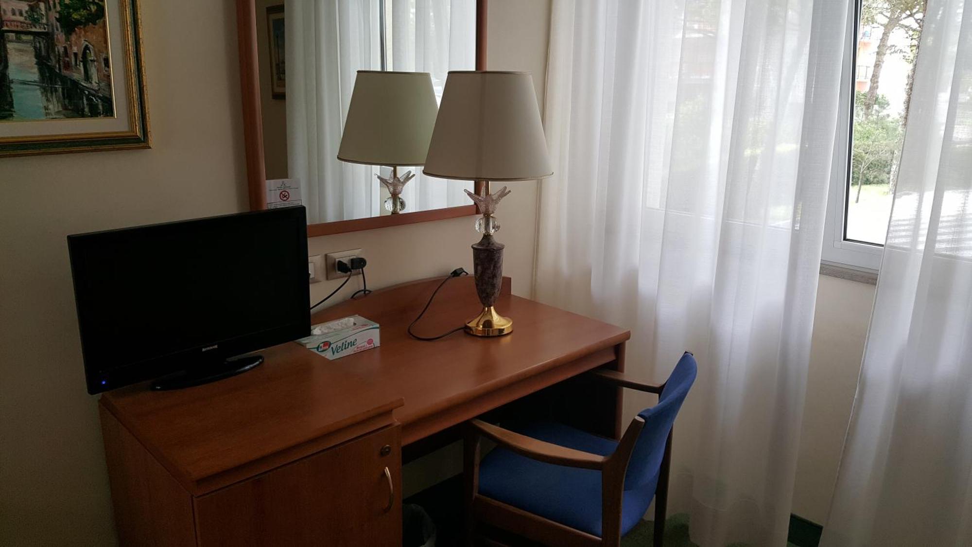 Hotel Arizona Lignano Sabbiadoro Room photo